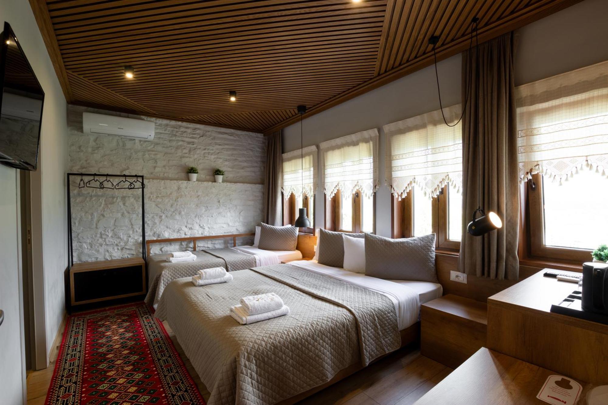 The Stone Sky Hotel Gjirokastër Buitenkant foto