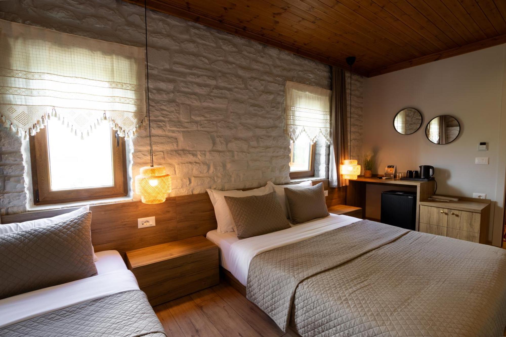 The Stone Sky Hotel Gjirokastër Buitenkant foto