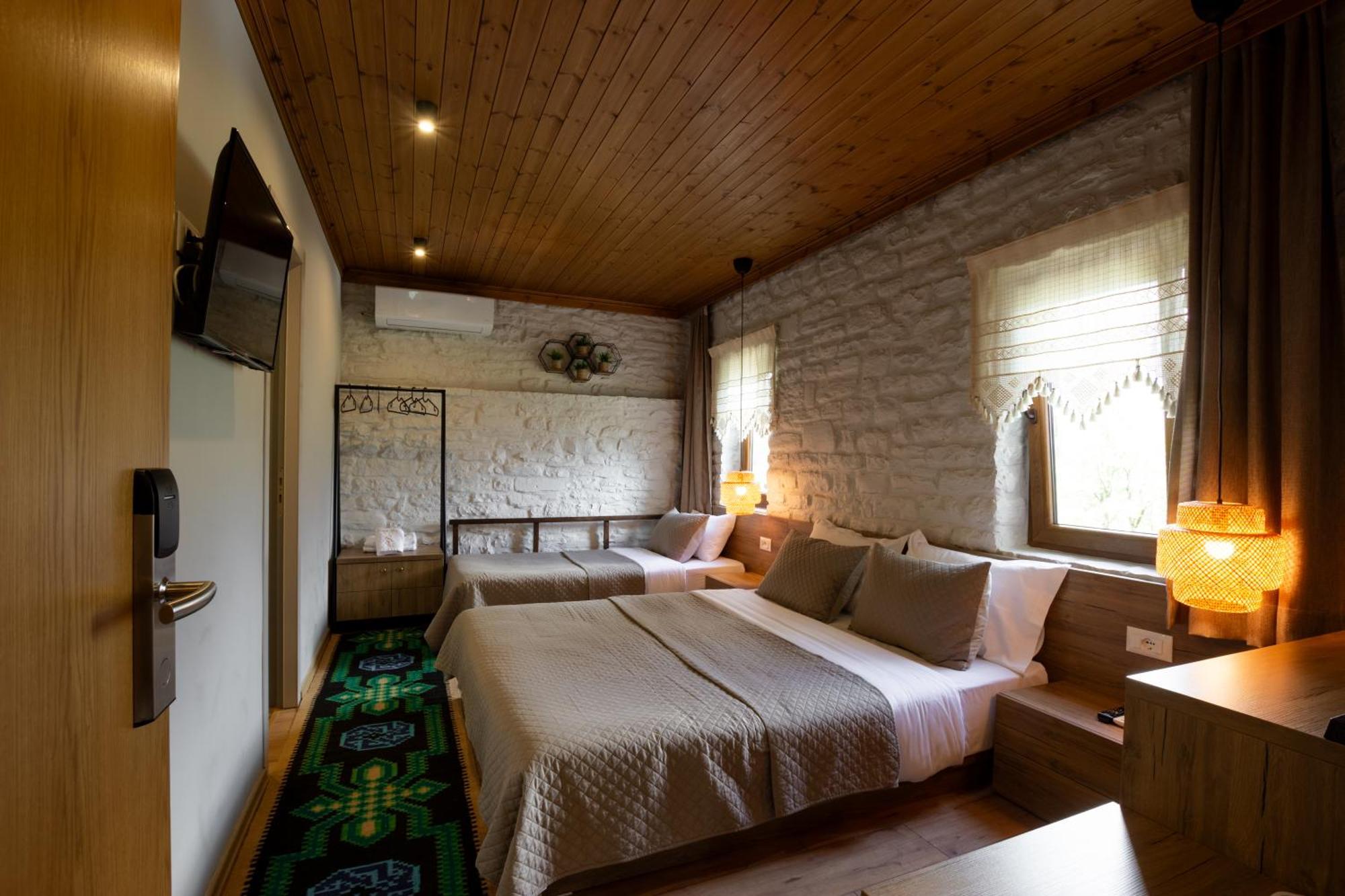 The Stone Sky Hotel Gjirokastër Buitenkant foto