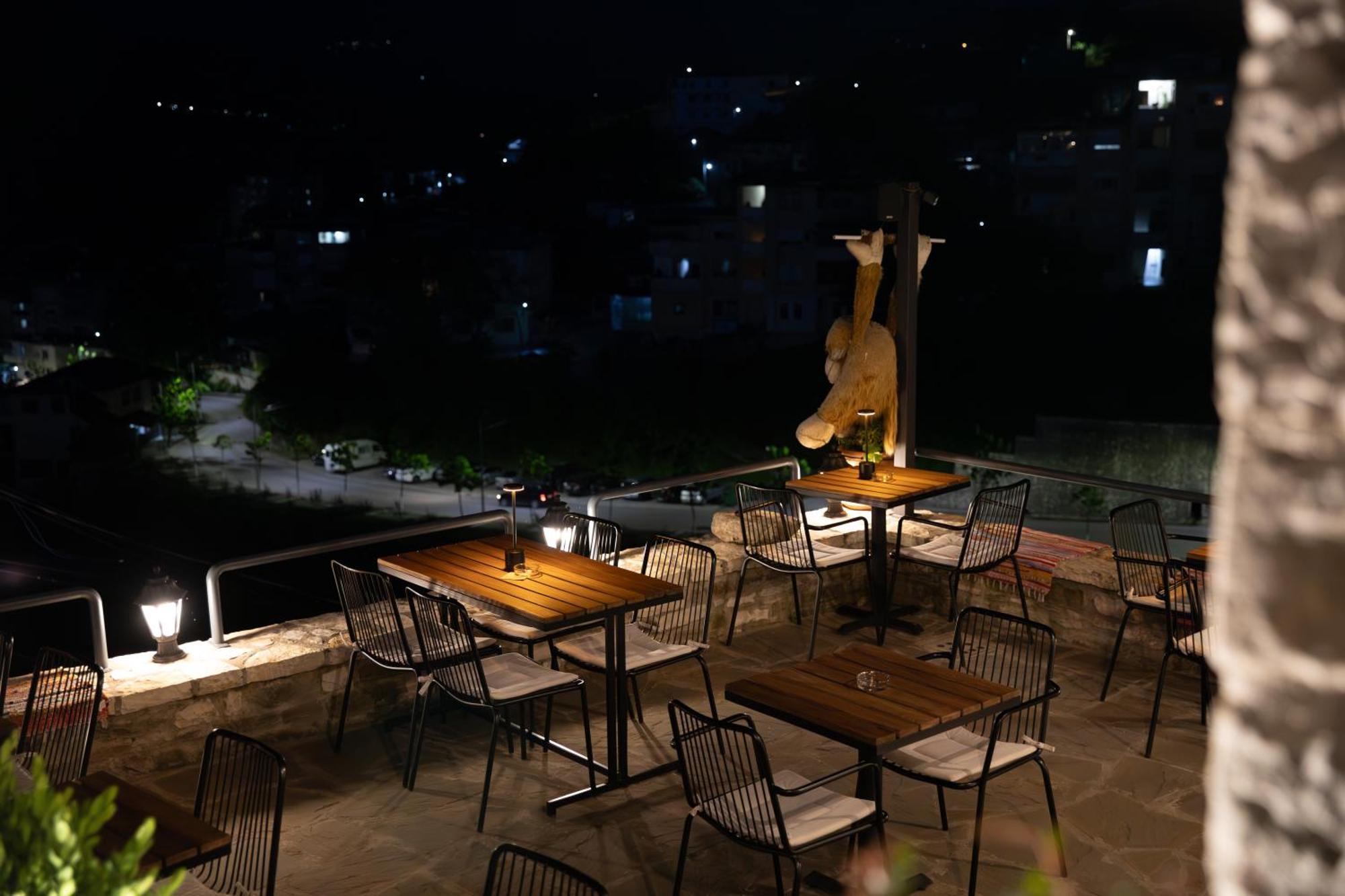 The Stone Sky Hotel Gjirokastër Buitenkant foto